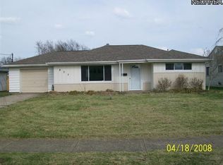 837 Lake Breeze Rd, Sheffield Lake, OH
