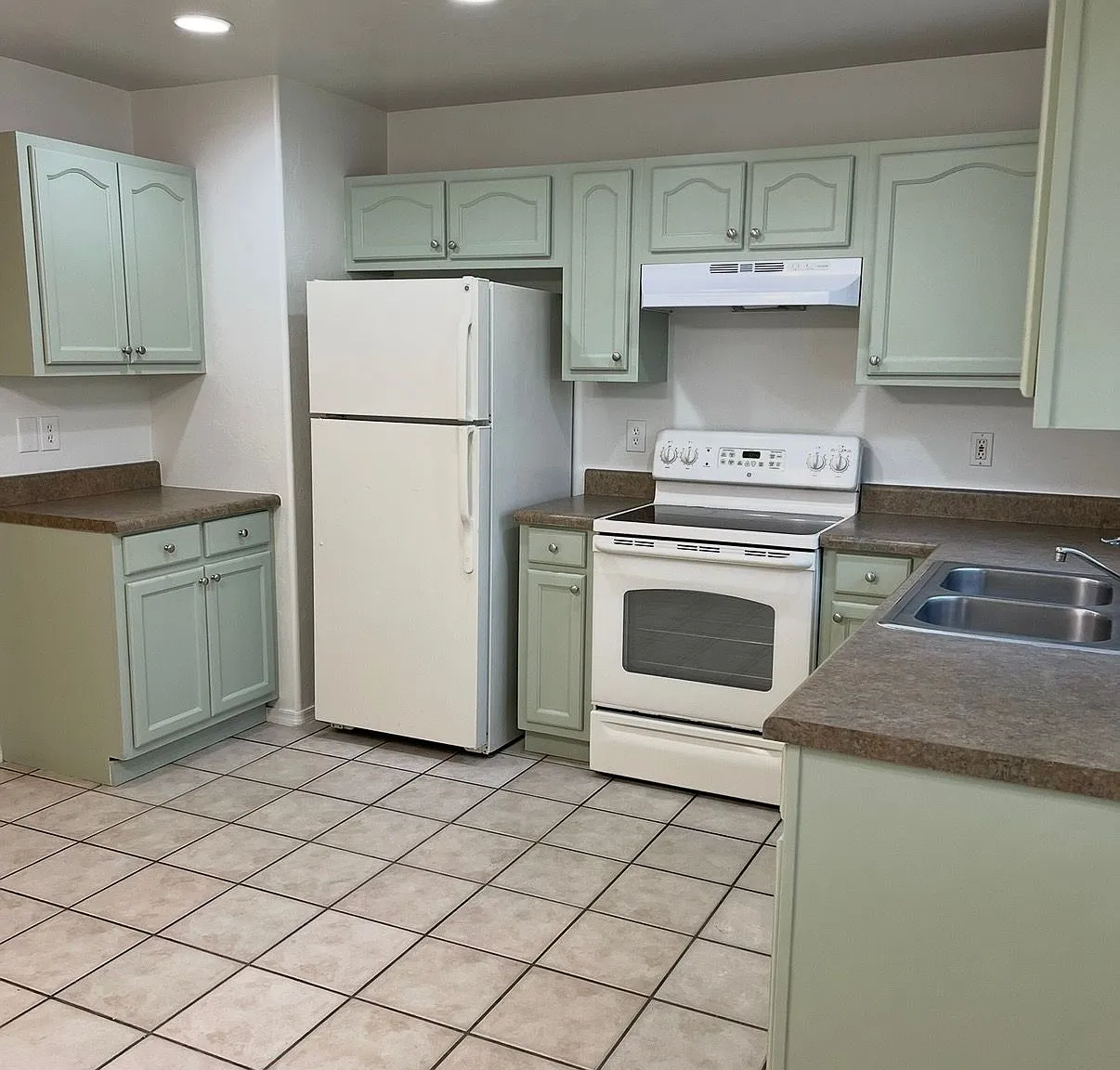 3 bed, 2.0 bath, 1030 sqft, $1,500 — Photo 3