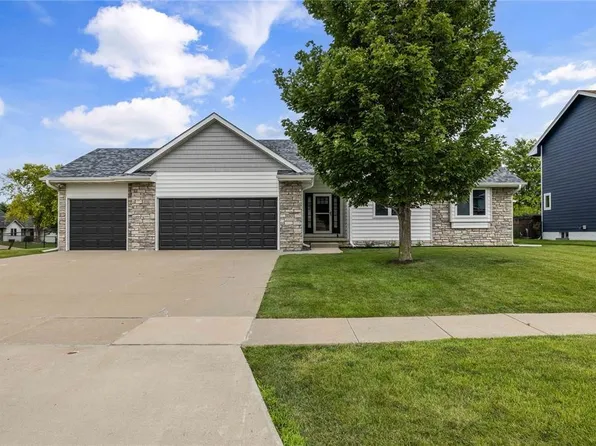 1217 NW Morningside Ct, Grimes, IA 50111