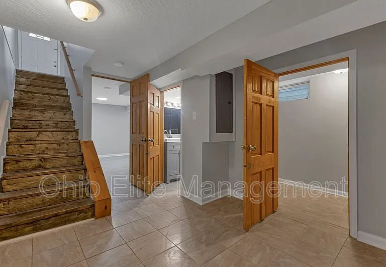 2023 Sullivant Ave — Photo 22