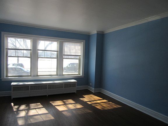 2nd image of 5004 Louise St