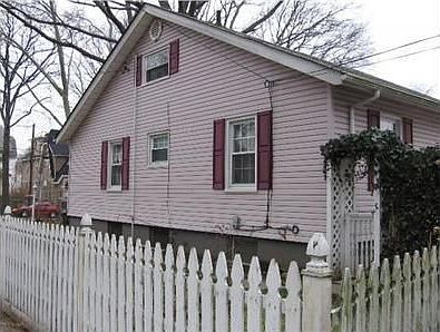 2nd image of 325 Montclair Ave