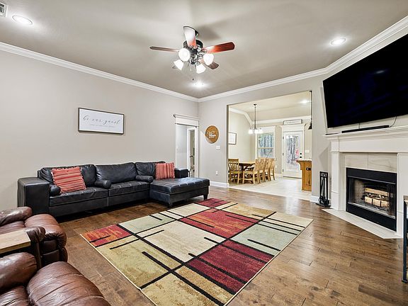 3rd image of 257 Reuben Dr