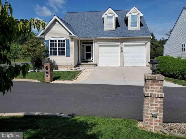 10 Kingsgate Ct, Gettysburg, PA 17325