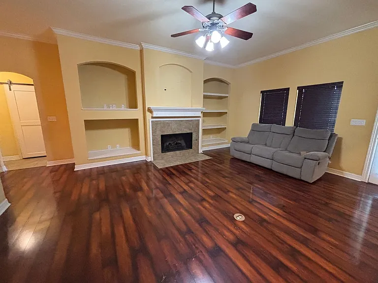 2218 Shumark Trl — Photo 3