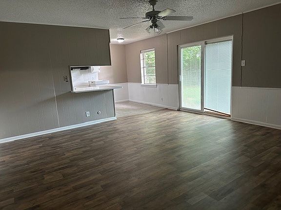 2nd image of 2715 Shawn Dr