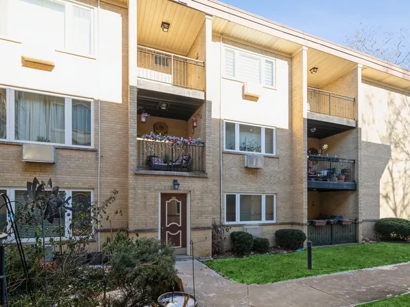 3552 N Oleander Ave APT 205, Chicago, IL 60634
