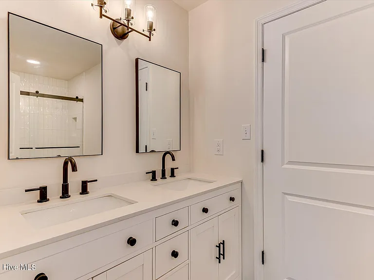 139 Crawford Dr — Photo 23
