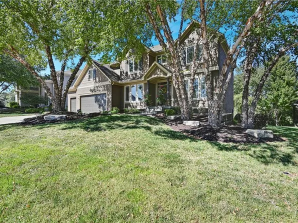5302 W 165th Ter, Overland Park, KS 66085