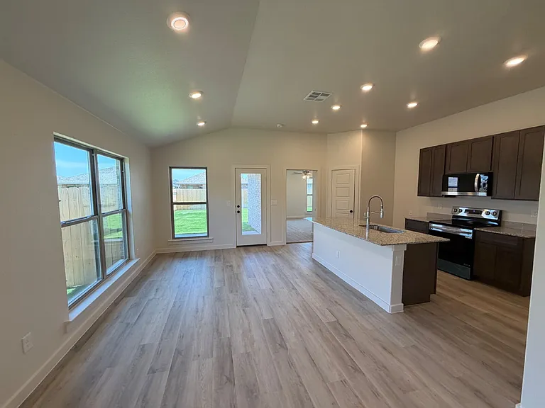 1313 Saratoga Ave — Photo 3