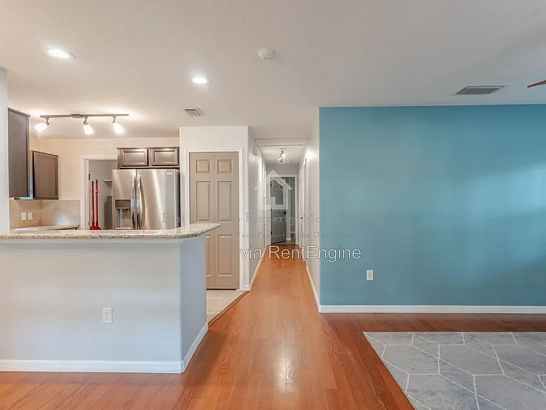 2403 Mayer St — Photo 14
