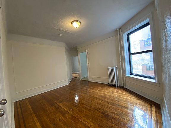 5th image of 2107 33rd Ave #2F