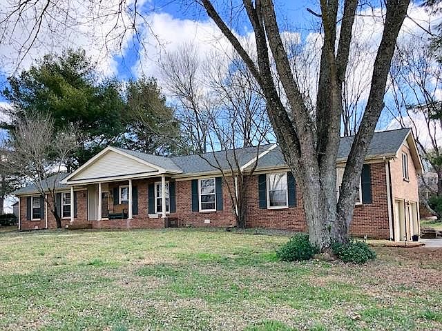 1st image of 2209 Oakwood Dr W
