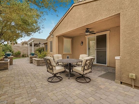 5th image of 956 Rue Grand Paradis Ln