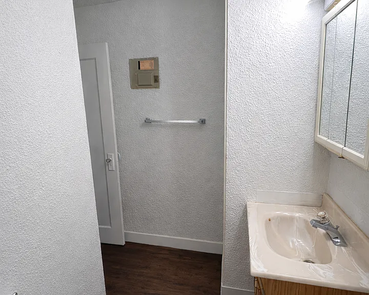 422 Cook Ave — Photo 5