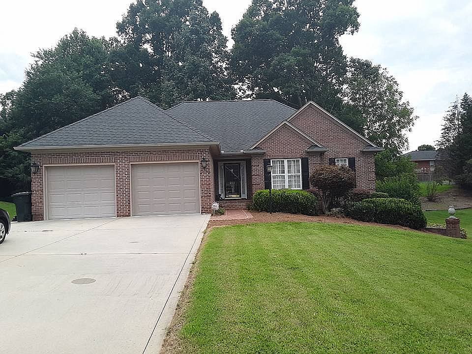 2nd image of 315 Landry Dr