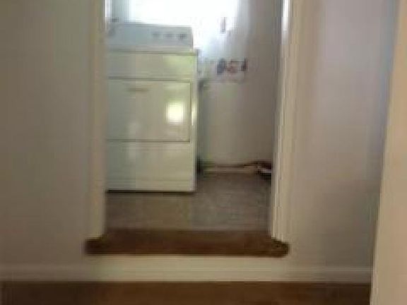 4th image of 22848 Lawrence Ave