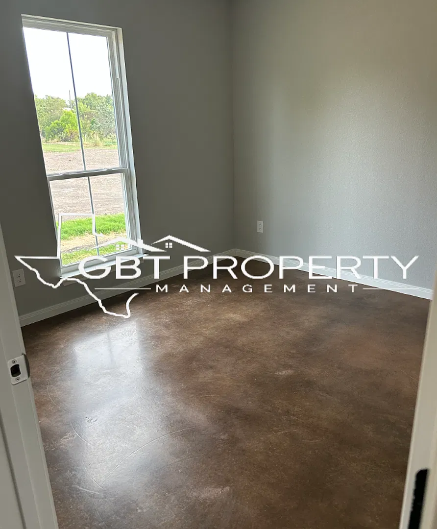 Brand New 3 bed 2 bath House! — Photo 4