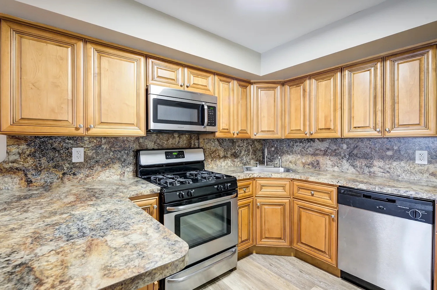 Seaview Apartments — Photo 3