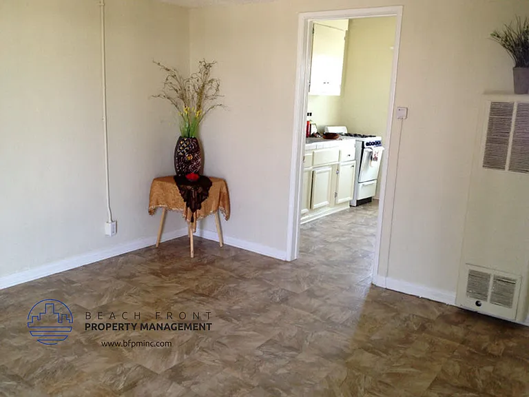 10600 S. Inglewood Blvd. — Photo 4