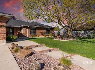 690 E Kingsford Dr, Meridian, ID 83642