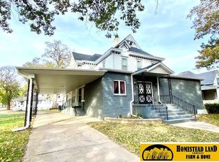 803 4th St, Fairbury, NE 68352