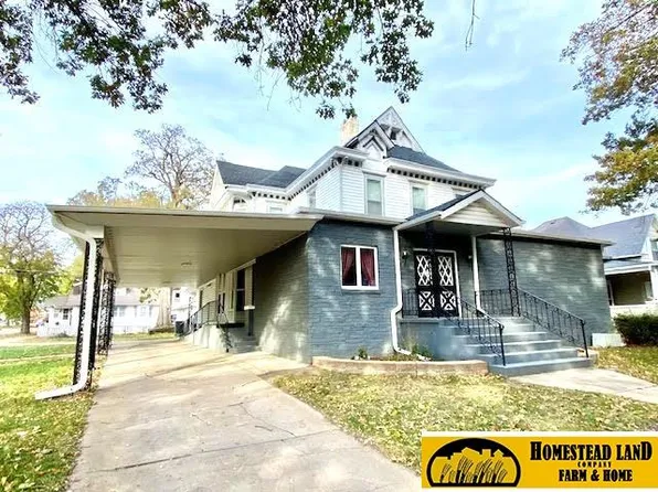 803 4th St, Fairbury, NE 68352