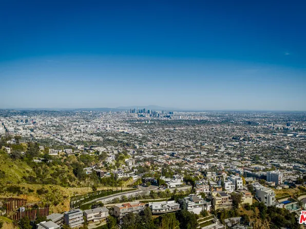 2189 Sunset Plaza Dr, Los Angeles, CA 90069