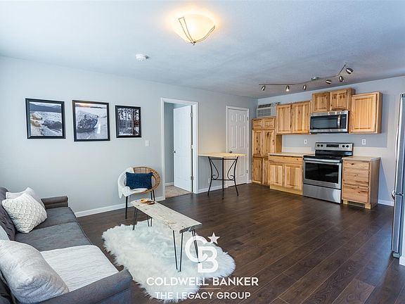 2nd image of 2804 De Smet Dr