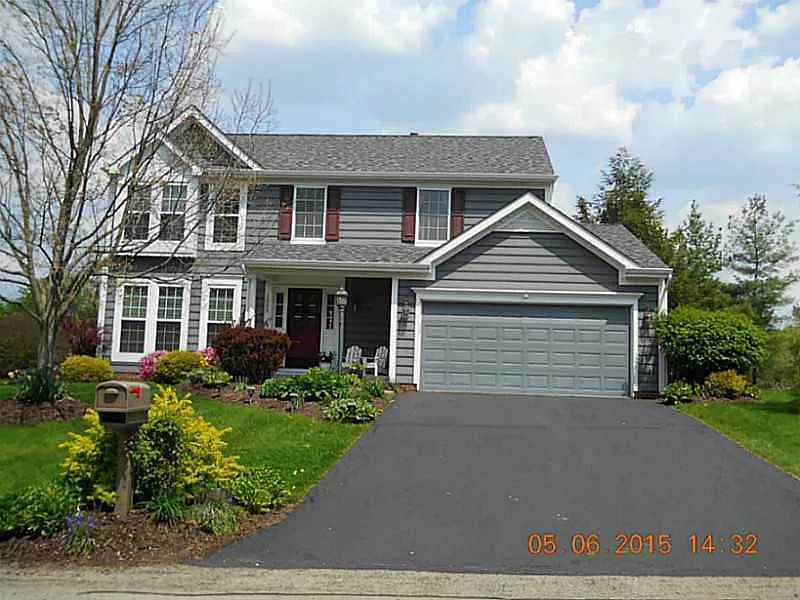 1088 Lakemont Dr photo 1