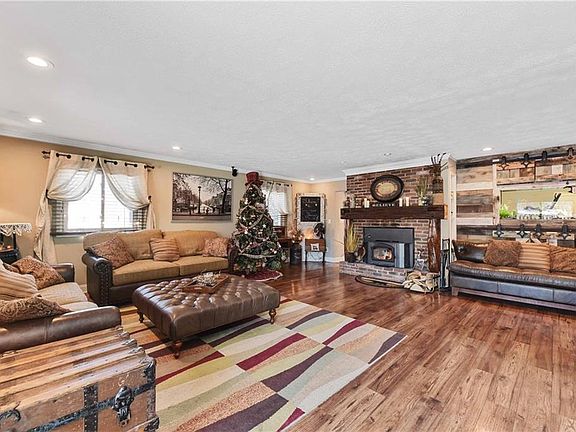 4th image of 737 Canter Cir