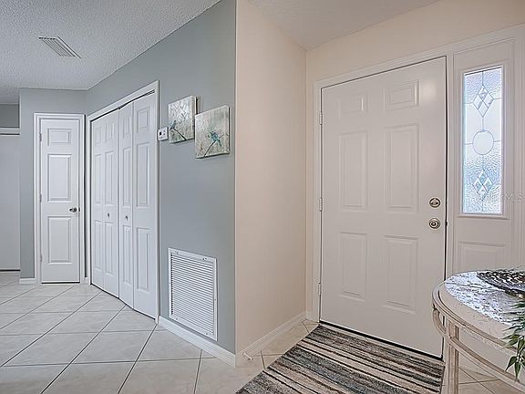 5th image of 705 Hernandez Dr