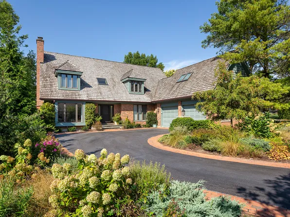 1720 Highland Ter, Glenview, IL 60025