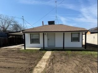 185 N Elm St, Pixley, CA 93256