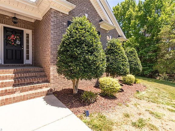 3rd image of 8510 Point Oak Dr