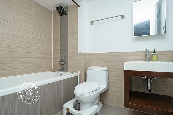 Rented by MySpaceNYC | media 37