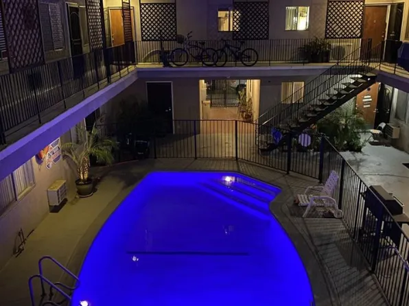7524 Haskell Ave, Van Nuys, CA