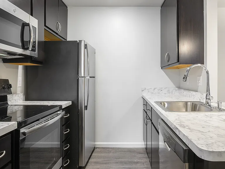 Riverbend Apartments — Photo 21