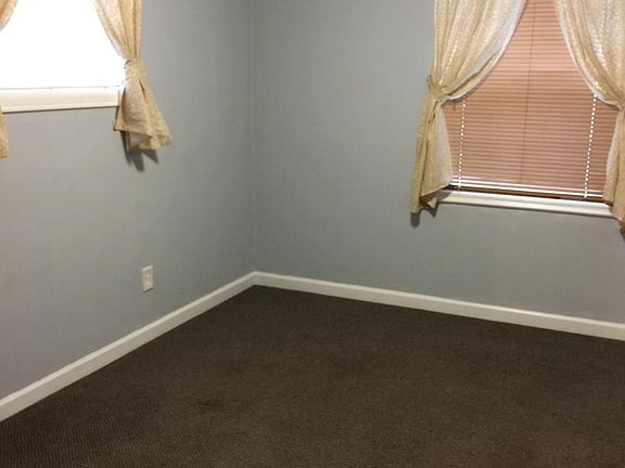 4th image of 2916 Sewell St APT 1N