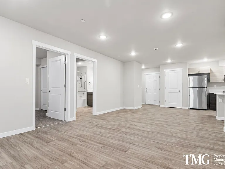Waterford Terrace Apartments — Photo 52