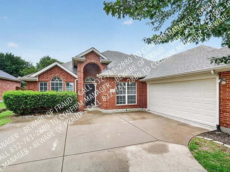 12079 Kingsville Dr — Photo 2