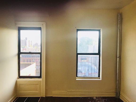 4th image of 19 E 128th St APT 21