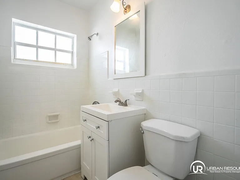 330 84th St #11 — Photo 20