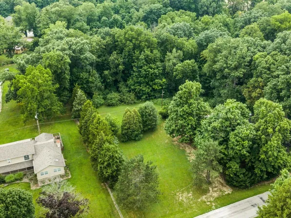 3818 Rosewood Dr, Fort Wayne, IN 46804