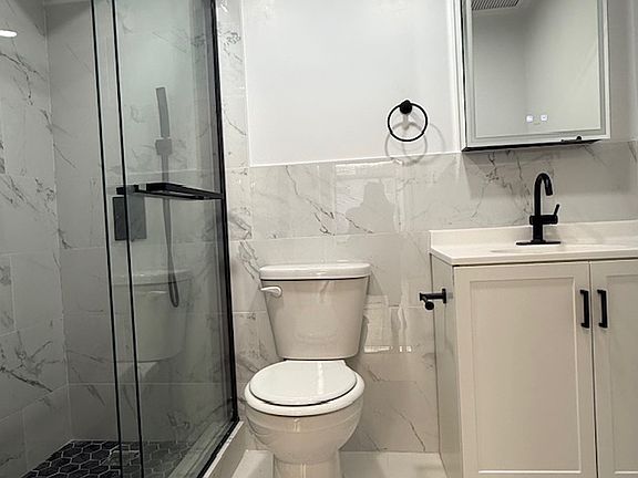 5th image of 400 E 70th St APT 907