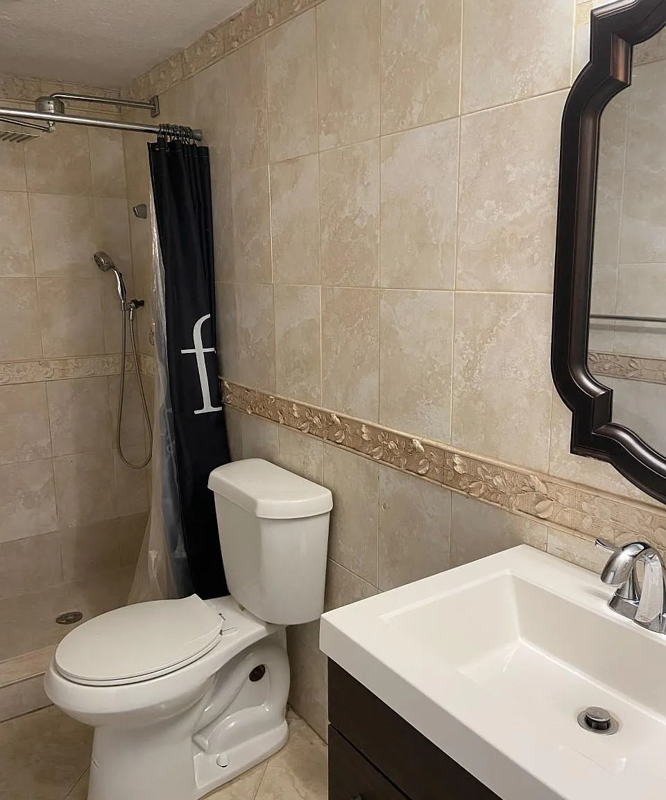 3 bed, 1054 sqft, $2,600 — Photo 4