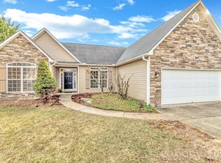 7 W Hiawassee Rd, Fletcher, NC 28732