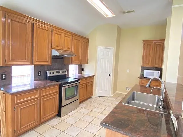 3814 Paigewood Dr — Photo 7