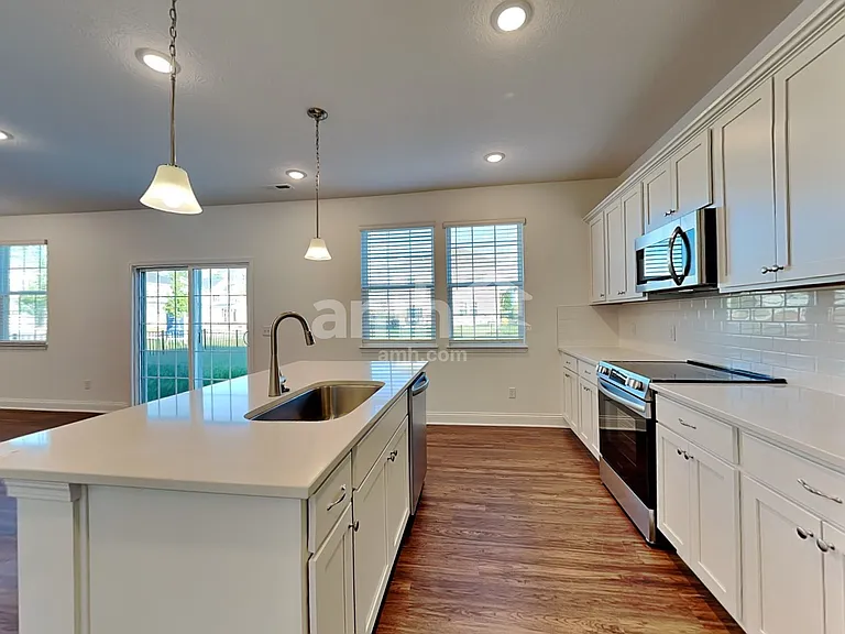 8331 Merlin Dr — Photo 4