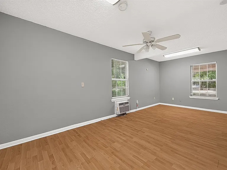 19002 Mirror Lake Dr — Photo 39
